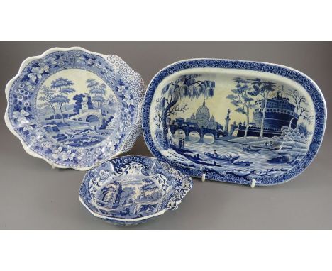 A group of early nineteenth century blue and white transfer-printed Spode wares, c. 1825. To include: a Tiber pattern pie dis