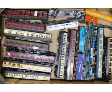 Selection of unboxed Hornby and Lima OO Gauge Passenger and Freight Carriages to include 'Royal Mail', 'Inter City' and Motor
