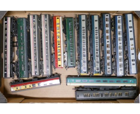 Selection of Hornby and Lima OO Gauge Carriages to include Inter City 125 amongst others. Unchecked and in various condition 