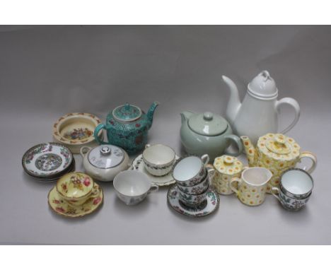 A selection of teawares to include Anchor China 'Indian Tree' part tea set, pattern number 8746, Spode Flemish Green, a Portm