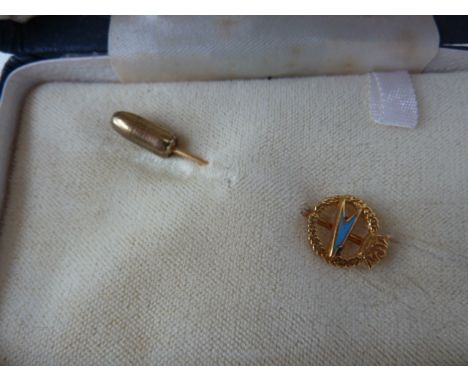 A British Airways 9ct gold twenty years long service tie pin, presented to Mr Shoesmith in 19761.3g