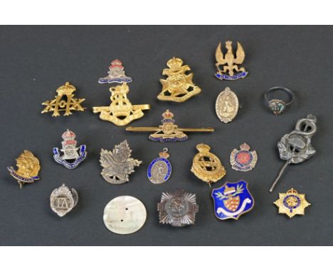 A Collection Of British Military Sweetheart Jewellery To Include The Royal Artillery, The 14th Hussars, The Royal Horse Artil