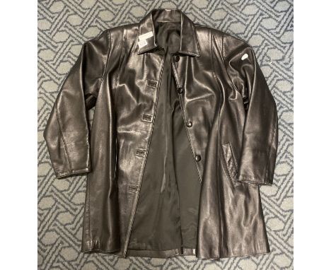 LADIES LEATHER COAT BY VERA PELE - SIZE 42