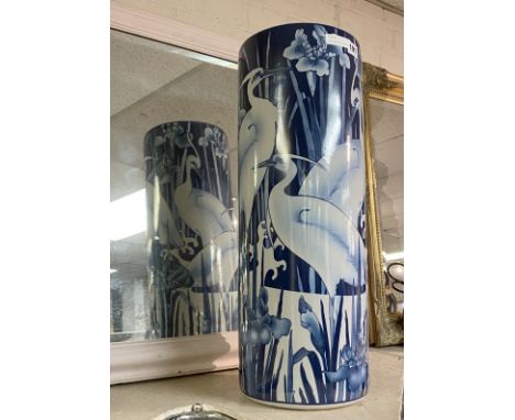 BLUE &amp; WHITE BIRD DESIGN PORCELAIN UMBRELLA STAND