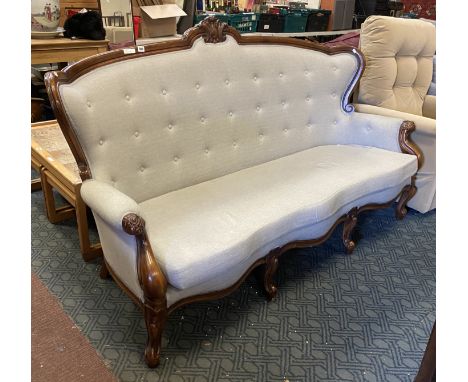 VICTORIAN STYLE SOFA