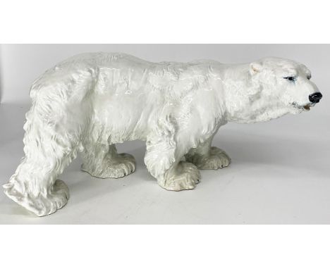 Meissen, großer Eisbär, Entwurf von Otto Jarl 1903, rückseitig am Bein Modellnr. T 181, Schwertermarke Meißen, 1. Wahl, an de