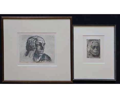 Käthe Kollwitz (1867 - 1945), 2 Arbeiten: Selbstbildnis mit nachdenklichem Blick und den Kopf in die rechte Hand gestützt, 19