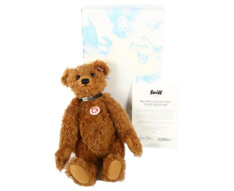 STEIFF - a reddish brown Collector's teddy bear, 38cm, limited edition no. 950/3000, H38cm, boxed with certificate 