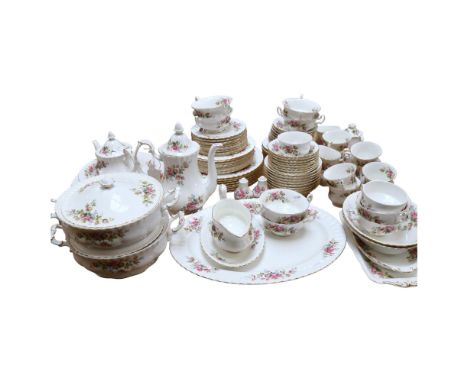 A Royal Albert Moss Rose dinner service for 8 people, matching tea set, including teapot and coffee pot, 2 vegetable tureens 