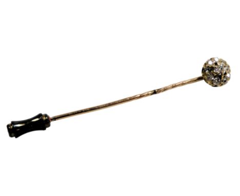 An Edwardian diamond tie pin, in a flower head design, in yellow metal, 1.5g. 