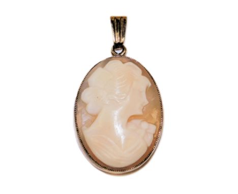 A 9ct gold and shell cameo pendant, bust portrait of a lady. 
