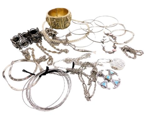 Silver and costume jewellery, including a Siam bracelet, an Eastern cuff bangle, fringe necklace, a silver articulated fish o