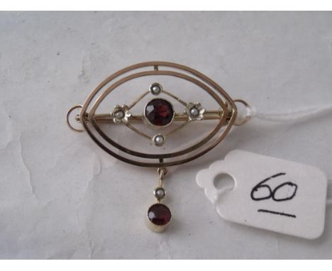 An attractive pearl & garnet 9ct pendant brooch 3cm  across  2.6g        