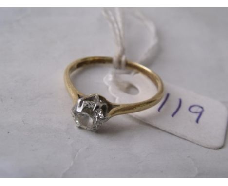 A good gold mounted solitaire diamond ring approx size 'K' 