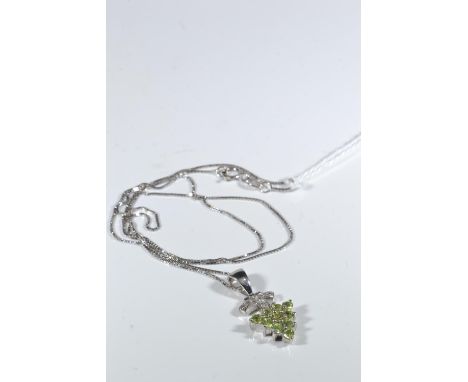 925 silver, diamond & green stone pendant & chain, pendant length including bale 25mm, chain circumference 450mm, gross weigh