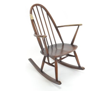 Ercol 428 Windsor Quaker Rocking Chair. Traditional (dark) finish. width 69cm d71cm h85cm seat height 37cmAreas of loss to fi