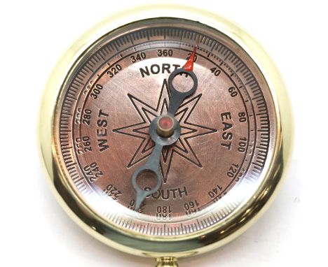 Brass compass stamped for Stanley London 1917. D: 6 cm. P&amp;P Group 2 (£18+VAT for the first lot and £2+VAT for subsequent 