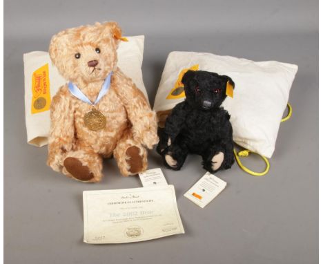 A Steiff Jointed teddy bears to include 2002 Exclusive Danbury Mint Bear (660344) and small mohair bear (660498). Both with d