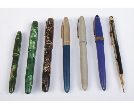 A collection of vintage fountain pens and propelling pencils. To include Conway Stewart '85', '28' and 'Dinkie 50'.  Thread s