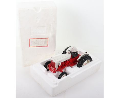 Franklin Mint Ford Tractor 1953, 1/12 scale model, model appears to be in near mint condtion, has been previously displayed (