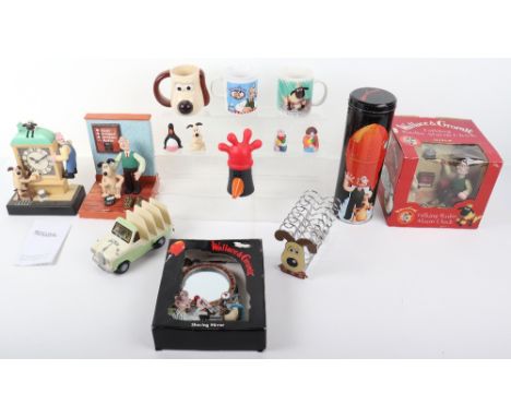 Quantity of Wallace and Gromit household related memorabilia, including a boxed Wesco talking radio alarm clock, two loose cl