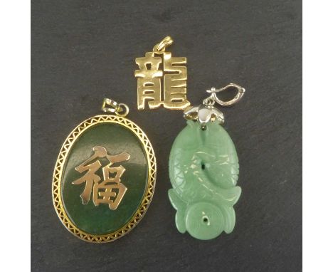 Three items of Chinese jewellery to include a 9ct gold pendant in the form of script, height 2.5cm, approx 2.6g, a carved jad