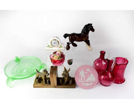 A collectors' lot to include four cranberry glass pieces, Wedgwood jasperware pink plaque, a Wedgwood 'Wild Strawberry' patte