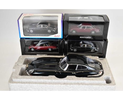 Five Jaguar diecast collectors' models comprising a 1:18 scale Auto Art Signature Jaguar E-Type Series 1 Coupe in British Rac