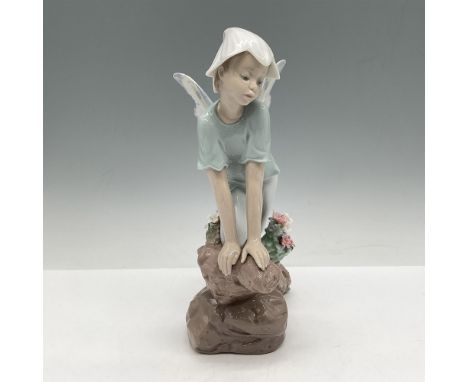 Glossy figure is first annual edition of the Lladro Privilege Collection in a series of three entitled The Enchanted Forest. 