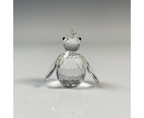 The polar bird has a clear cut crystal body and black eyes. This item has its original box which measures 2.75"H x 2.5" dia. 