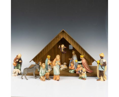 This grouping includes Virgin Mary, Infant Jesus, Joseph, Moorish King, King with Box, Kneeling King, Shepherd Kneeling, Litt