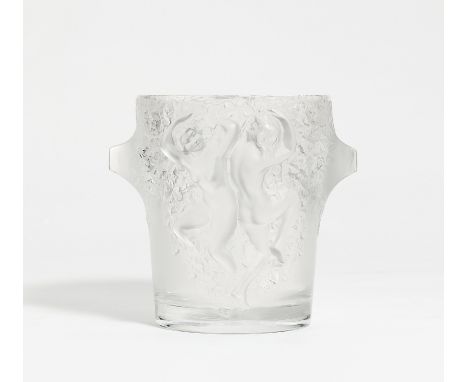 VASE MIT BACCHANTINNEN. Lalique, René. Wingen-sur-Moder. Datierung: Nach 1978. Material: Farbloses Pressglas, mattiert. Besch