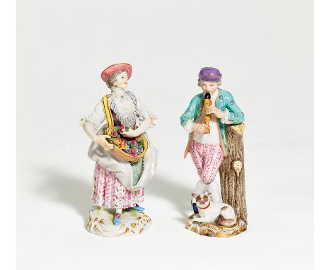 SCHÄFER MIT FLÖTE UND GÄRTNERIN. Meissen. Datierung: Vor 1924. Meister/Entwerfer: Modell J.F. Eberlein bzw. M.V. Acier. Techn