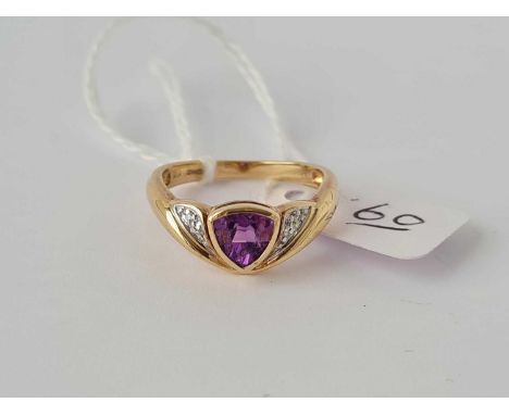 An amethyst and diamond dress ring size O 3.1g inc