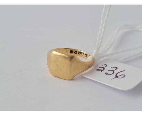 A small gold signet ring 9ct - 3.1 g.