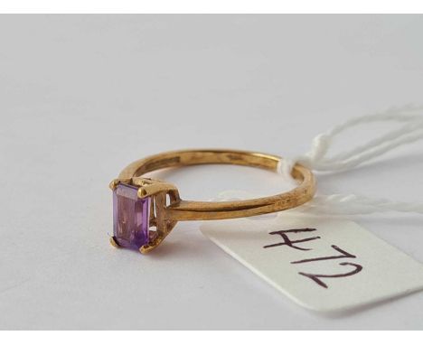 An amethyst solitaire ring 9ct - size M - 1.6 g.