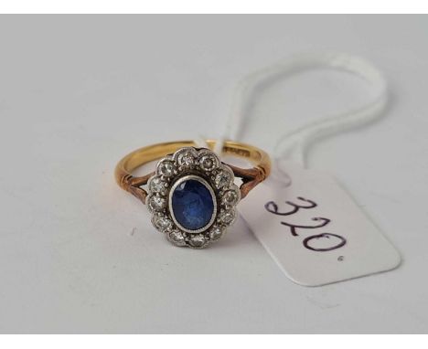 A pretty diamond and sapphire cluster ring 18ct - size K - 3.2 g.