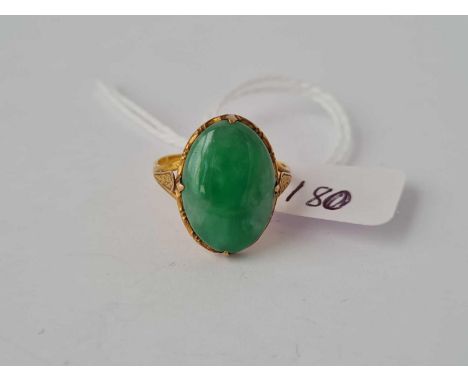 A high carat gold jade ring - size L - 4g.