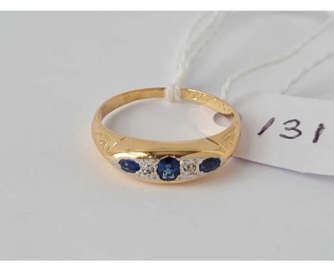 An Edwardian sapphire &amp; diamond 5 stone ring in 18ct gold/plat size N