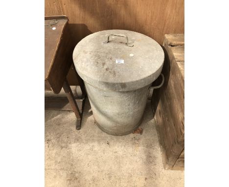 A VINTAGE GALVANISED DUSTBIN 