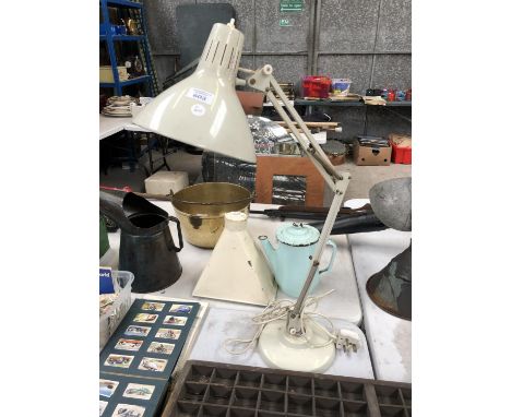 A RETRO METAL ANGLE POISE LAMP 