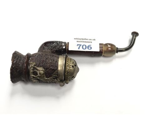 A VINTAGE BAVARIAN STYLE WOODEN PIPE 
