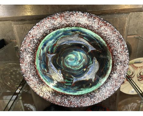 AN ANITA HARRIS 'DOLPHIN' PATTERN CERAMIC FRUIT BOWL, DIAMETER 40CM 