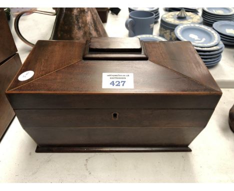 A GEORGIAN MAHOGANY TEA CADDY 