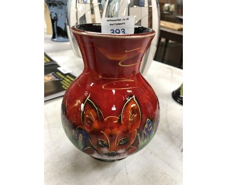 AN ANITA HARRIS 'FOX' PATTERN CERAMIC VASE, SIGNED IN GOLD 