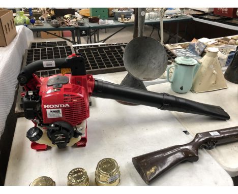 A HONDA 'HHB25' FOUR STROKE ENGINE EASY START LEAF BLOWER, AS NEW, WORKING ORDER, RETAIL £400+ 