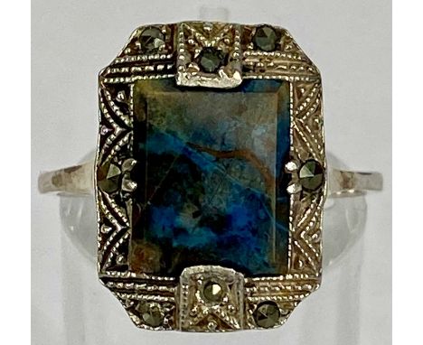 ART DECO WHITE METAL RING, set with rectangular quartz hardstone in marcasite mount, size QProvenance: private collection Ang
