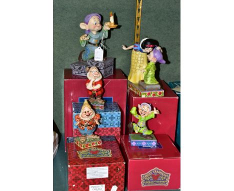 FIVE BOXED DISNEY TRADITIONS SNOW WHITE AND THE SEVEN DWARFS SCULPTURES, 'A Light in the Dark' 4043642 (requires batteries), 