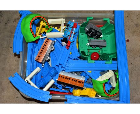 A QUANTITY OF ASSORTED TOMY THOMAS THE TANK ENGINE ITEMS, battery operated Thomas locomotive, not tested, 'Annie' and 'Clarab