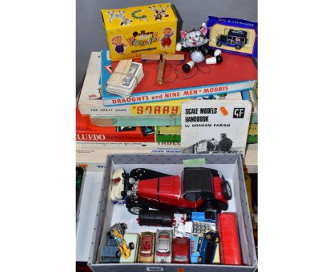 A QUANTITY OF UNBOXED AND ASSORTED PLAYWORN DIECAST VEHICLES, BOXED GAMES AND PUZZLES, etc, to include Corgi Toys James Bond 